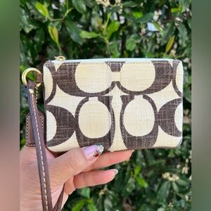 Coach Carly Signature C Canvas Rare Wristlet Brown Cream